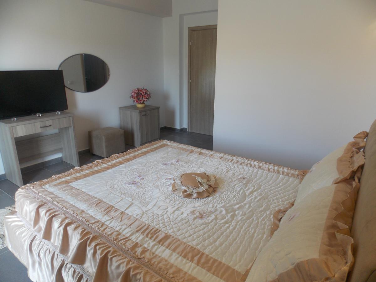 Hotel Irini Sarande Exterior photo